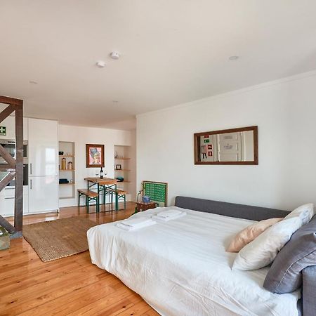 Cozy Flat In Santa Apolonia Apartman Lisboa Kültér fotó